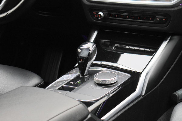 BMW 3-serie 320i Executive Edition Leder/Stof, Virtual, Cruise, Apple Carplay, LED, Climate, PDC, 19''