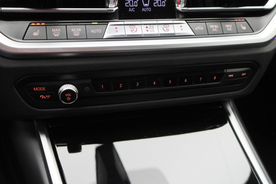BMW 3-serie 320i Executive Edition Leder/Stof, Virtual, Cruise, Apple Carplay, LED, Climate, PDC, 19''