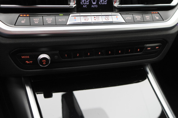 BMW 3-serie 320i Executive Edition Leder/Stof, Virtual, Cruise, Apple Carplay, LED, Climate, PDC, 19''