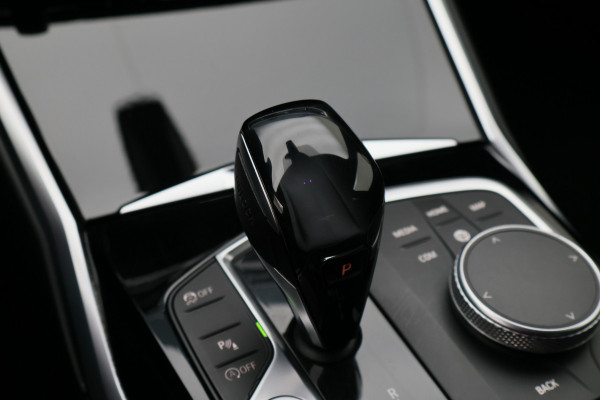 BMW 3-serie 320i Executive Edition Leder/Stof, Virtual, Cruise, Apple Carplay, LED, Climate, PDC, 19''