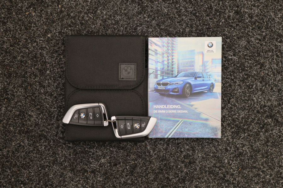 BMW 3-serie 320i Executive Edition Leder/Stof, Virtual, Cruise, Apple Carplay, LED, Climate, PDC, 19''
