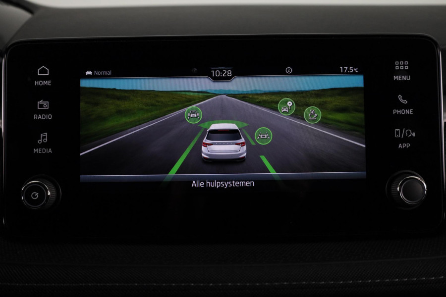 Škoda Fabia Business Edition 1.0 TSI 95PK | Verlengde garantie | Navigatie via App | Parkeersensoren | Achteruitrijcamera | Stoelverwarming |