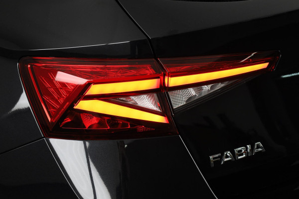 Škoda Fabia Business Edition 1.0 TSI 95PK | Verlengde garantie | Navigatie via App | Parkeersensoren | Achteruitrijcamera | Stoelverwarming |
