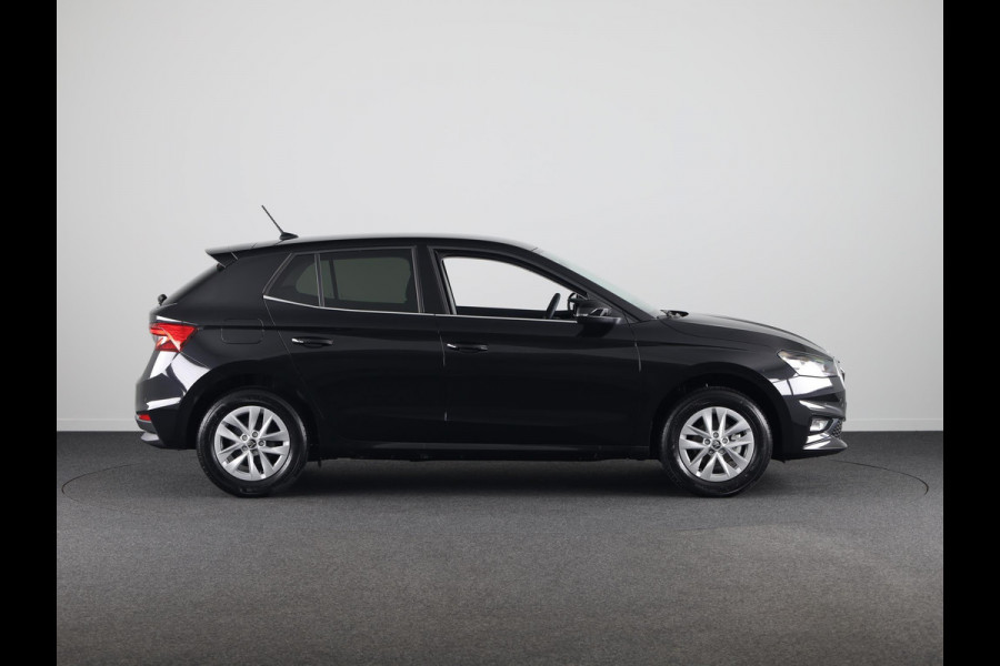 Škoda Fabia Business Edition 1.0 TSI 95PK | Verlengde garantie | Navigatie via App | Parkeersensoren | Achteruitrijcamera | Stoelverwarming |