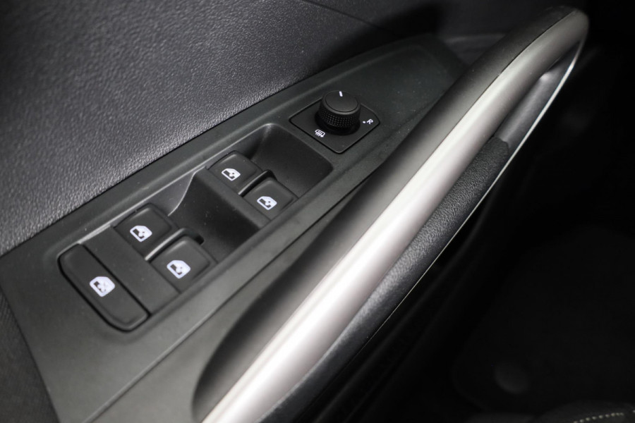 Škoda Fabia Business Edition 1.0 TSI 95PK | Verlengde garantie | Navigatie via App | Parkeersensoren | Achteruitrijcamera | Stoelverwarming |
