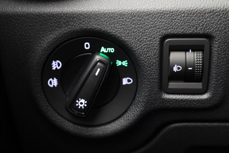 Škoda Fabia Business Edition 1.0 TSI 95PK | Verlengde garantie | Navigatie via App | Parkeersensoren | Achteruitrijcamera | Stoelverwarming |