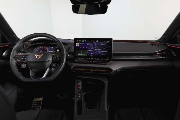 CUPRA Terramar 1.5 TSI e-Hybrid 272 PK VZ Performance | S/K-Panodak | Elek. Trekhaak | Matrix LED | Sennheiser | Elek. stoelen | Adapt. Cruise | Stoel-+Stuurverw. | 360 Camera | NAV+App. Connect | ECC | LM 20" | 5054
