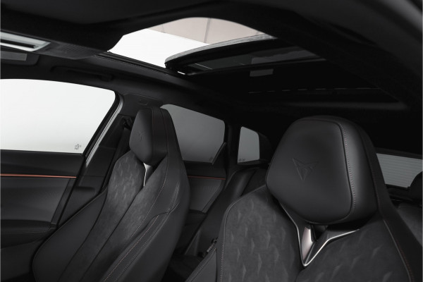 CUPRA Terramar 1.5 TSI e-Hybrid 272 PK VZ Performance | S/K-Panodak | Elek. Trekhaak | Matrix LED | Sennheiser | Elek. stoelen | Adapt. Cruise | Stoel-+Stuurverw. | 360 Camera | NAV+App. Connect | ECC | LM 20" | 5054