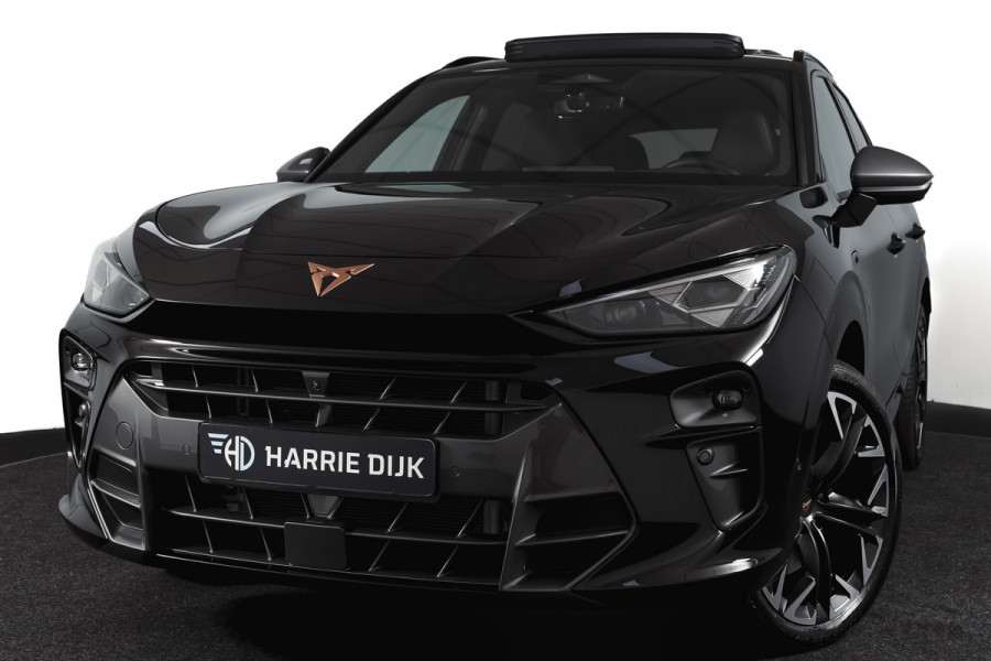 CUPRA Terramar 1.5 TSI e-Hybrid 272 PK VZ Performance | S/K-Panodak | Elek. Trekhaak | Matrix LED | Sennheiser | Elek. stoelen | Adapt. Cruise | Stoel-+Stuurverw. | 360 Camera | NAV+App. Connect | ECC | LM 20" | 5054