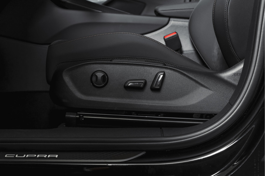 CUPRA Terramar 1.5 TSI e-Hybrid 272 PK VZ Performance | S/K-Panodak | Elek. Trekhaak | Matrix LED | Sennheiser | Elek. stoelen | Adapt. Cruise | Stoel-+Stuurverw. | 360 Camera | NAV+App. Connect | ECC | LM 20" | 5054