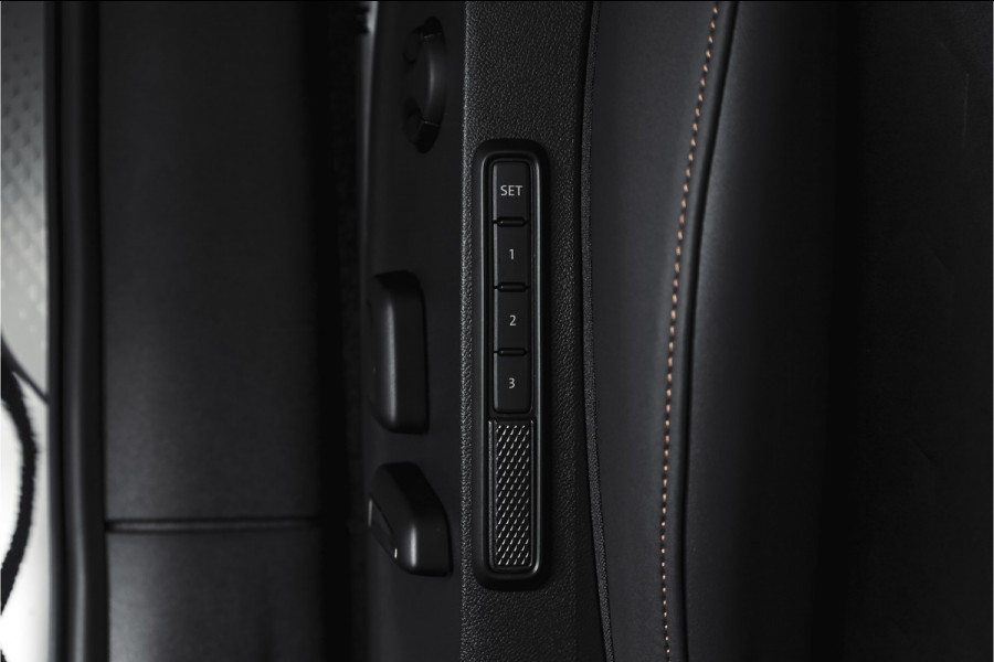 CUPRA Terramar 1.5 TSI e-Hybrid 272 PK VZ Performance | S/K-Panodak | Elek. Trekhaak | Matrix LED | Sennheiser | Elek. stoelen | Adapt. Cruise | Stoel-+Stuurverw. | 360 Camera | NAV+App. Connect | ECC | LM 20" | 5054
