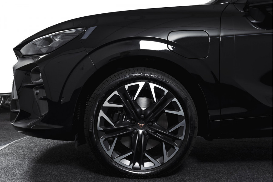 CUPRA Terramar 1.5 TSI e-Hybrid 272 PK VZ Performance | S/K-Panodak | Elek. Trekhaak | Matrix LED | Sennheiser | Elek. stoelen | Adapt. Cruise | Stoel-+Stuurverw. | 360 Camera | NAV+App. Connect | ECC | LM 20" | 5054