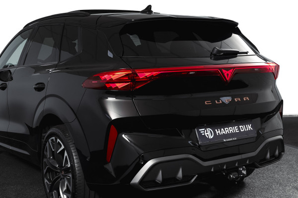 CUPRA Terramar 1.5 TSI e-Hybrid 272 PK VZ Performance | S/K-Panodak | Elek. Trekhaak | Matrix LED | Sennheiser | Elek. stoelen | Adapt. Cruise | Stoel-+Stuurverw. | 360 Camera | NAV+App. Connect | ECC | LM 20" | 5054