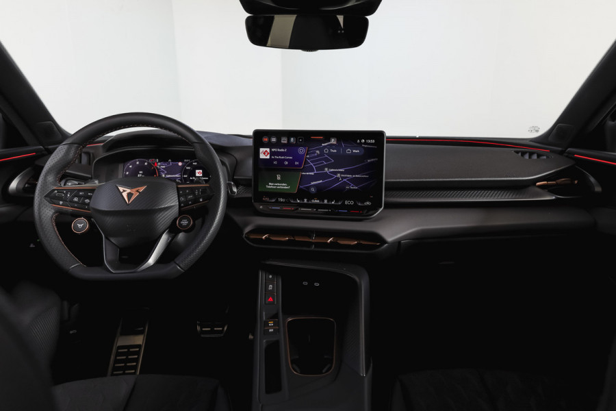 CUPRA Terramar 1.5 TSI e-Hybrid 272 PK VZ Performance | S/K-Panodak | Elek. Trekhaak | Matrix LED | Sennheiser | Elek. stoelen | Adapt. Cruise | Stoel-+Stuurverw. | 360 Camera | NAV+App. Connect | ECC | LM 20" | 4153