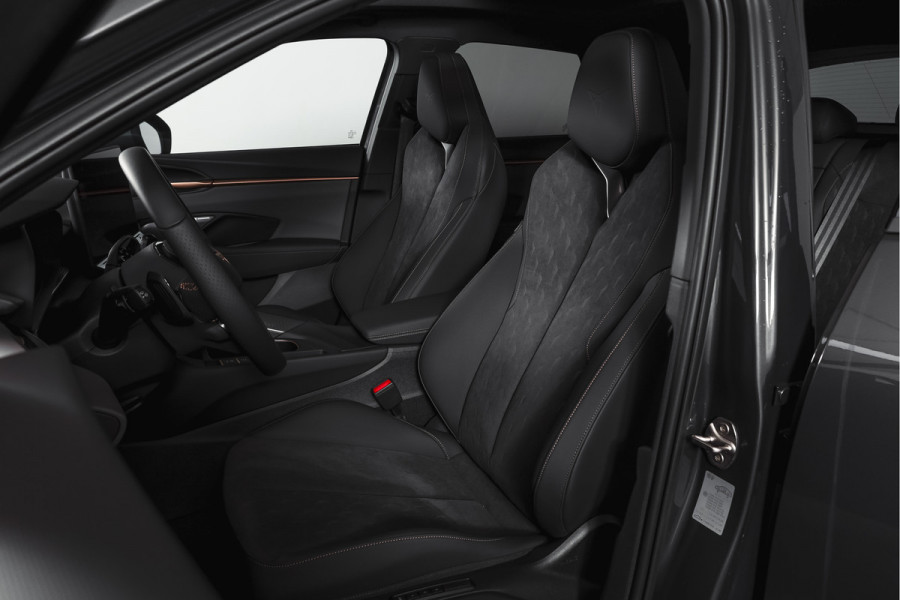 CUPRA Terramar 1.5 TSI e-Hybrid 272 PK VZ Performance | S/K-Panodak | Elek. Trekhaak | Matrix LED | Sennheiser | Elek. stoelen | Adapt. Cruise | Stoel-+Stuurverw. | 360 Camera | NAV+App. Connect | ECC | LM 20" | 4153