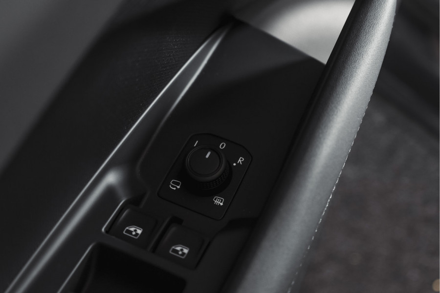 CUPRA Terramar 1.5 TSI e-Hybrid 272 PK VZ Performance | S/K-Panodak | Elek. Trekhaak | Matrix LED | Sennheiser | Elek. stoelen | Adapt. Cruise | Stoel-+Stuurverw. | 360 Camera | NAV+App. Connect | ECC | LM 20" | 4153