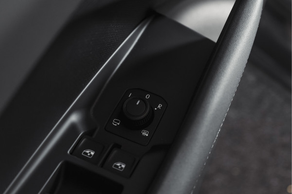 CUPRA Terramar 1.5 TSI e-Hybrid 272 PK VZ Performance | S/K-Panodak | Elek. Trekhaak | Matrix LED | Sennheiser | Elek. stoelen | Adapt. Cruise | Stoel-+Stuurverw. | 360 Camera | NAV+App. Connect | ECC | LM 20" | 4153