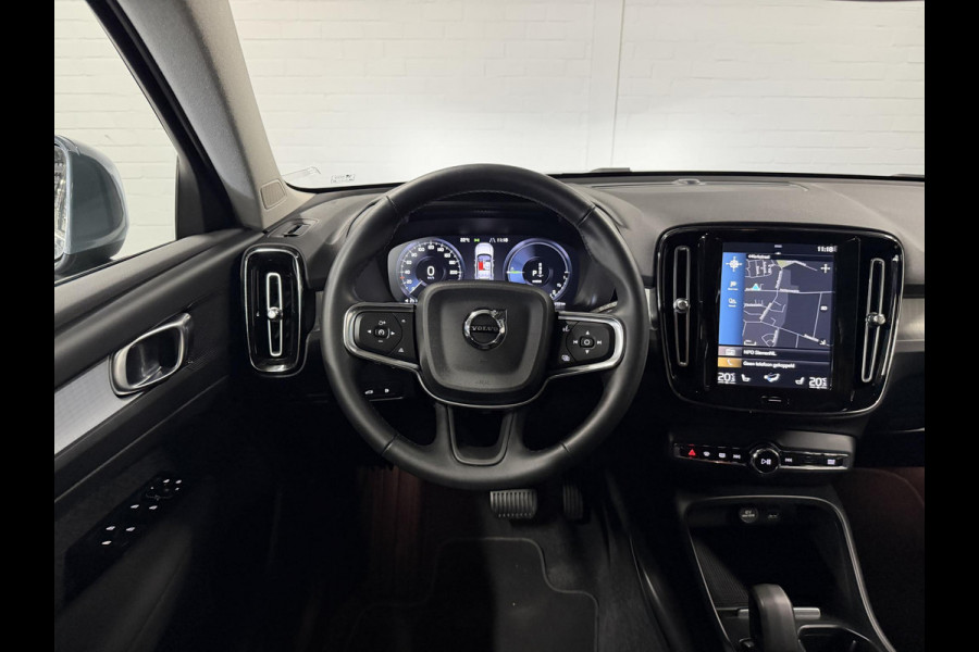 Volvo XC40 1.5 T4 Recharge Inscription Expression Open dak | Stuur-/Stoelverwarming | Achteruitrij camera | Cruise control | Keyless | 19" wielen