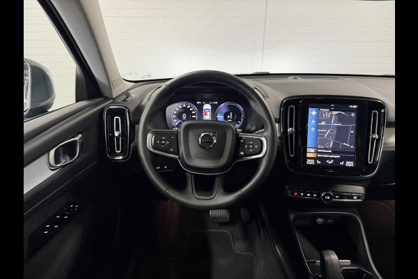 Volvo XC40 1.5 T4 Recharge Inscription Expression Open dak | Stuur-/Stoelverwarming | Achteruitrij camera | Cruise control | Keyless | 19" wielen