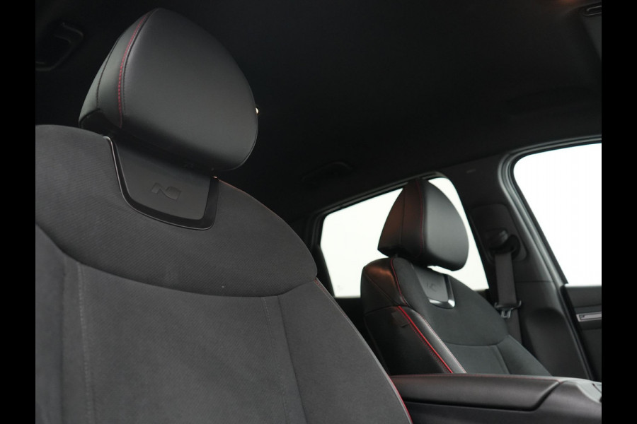 Hyundai Tucson 1.6 T-GDI N Line 4WD PHEV 265pk Dealer O.H | Adaptive Cruise | Camera | Alcantara Sportstoelen & Stuur Verwarmd | Krell Audio | Apple Carplay | Keyless | Blis | 19"L.M | Navigatie | DAB | Plug In Hybrid |