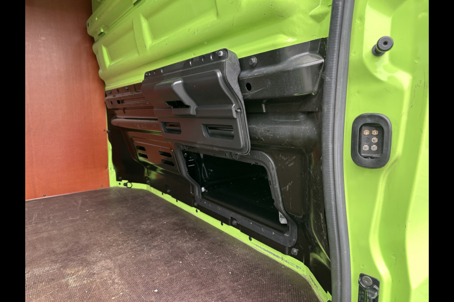 Renault Trafic 1.6 dCi / L2H1 / 1e EIG. / LED / BOTT INRICHTING / IMPERIAAL / TREKHAAK / NAVI / AIRCO / CRUISE