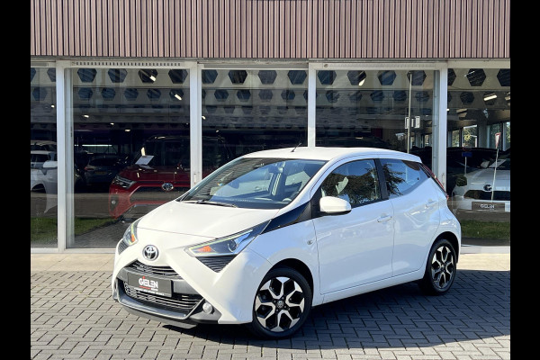 Toyota Aygo 1.0 VVT-i X-joy | Apple CarPlay/Android Auto, Airco, Lichtmetalen velgen, Safety Sense, Mistlampen