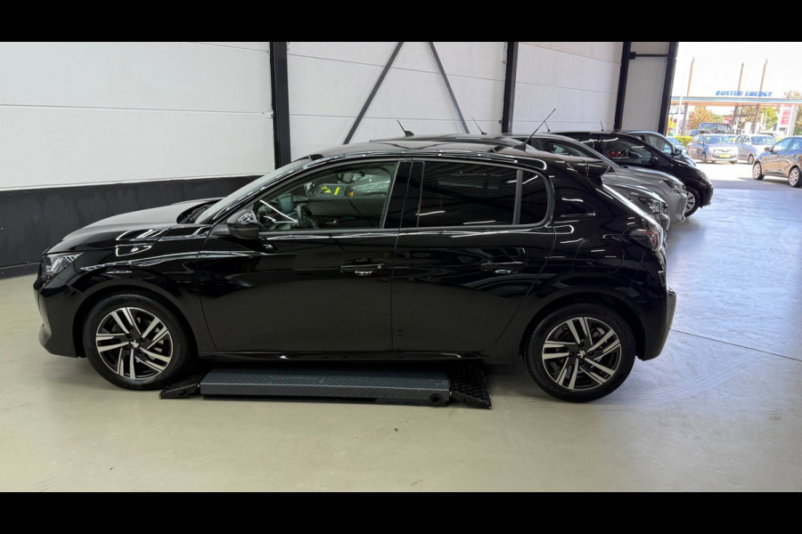 Peugeot 208 1.2 Allure panorama, 3D virtual display, Apple carplay cruise control