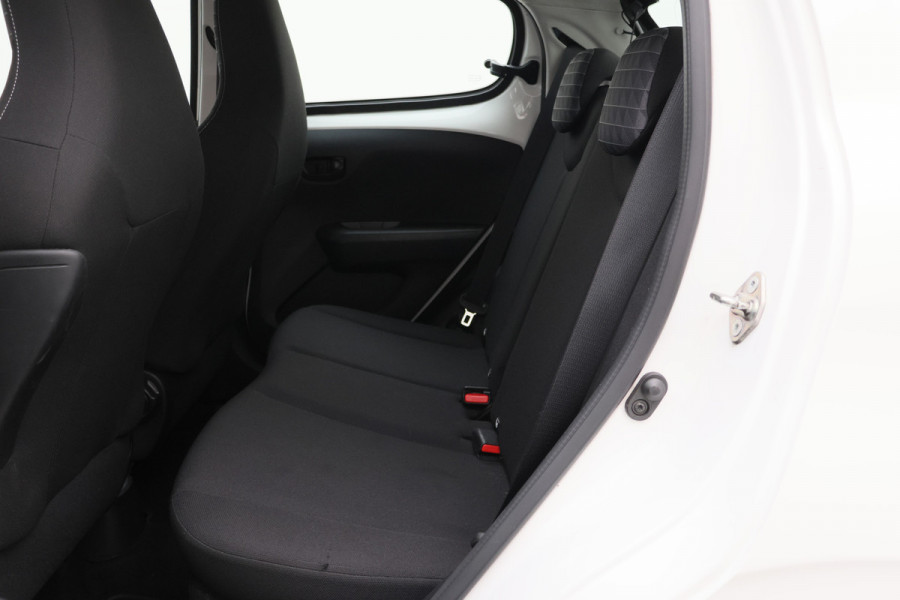 Peugeot 108 1.0 e-VTi Active Eerste Eigenaar, 5-Deurs, Airco, Bluetooth, DAB, Elektrische Ramen