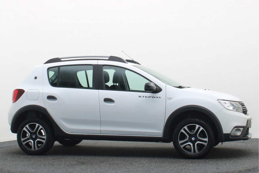 Dacia Sandero 1.0 TCe Stepway Serie Limitee 15th Anniv. Camera, Navigatie, Cruise, Climate, PDC, 16"