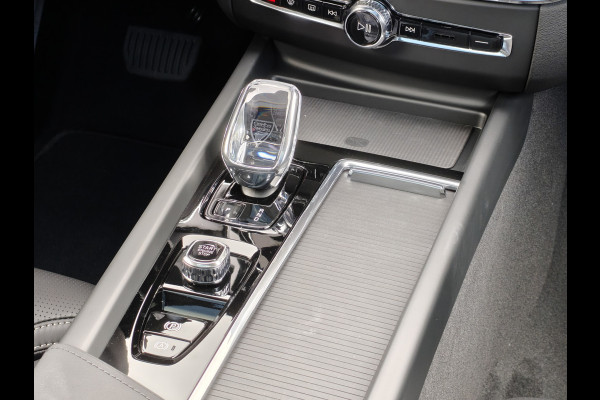 Volvo XC60 T8 455PK Plug-in hybrid AWD Ultra Black Edition | Luchtvering | HUD | Massage stoelen | Stoel koeling | Bowers & Wilkens |