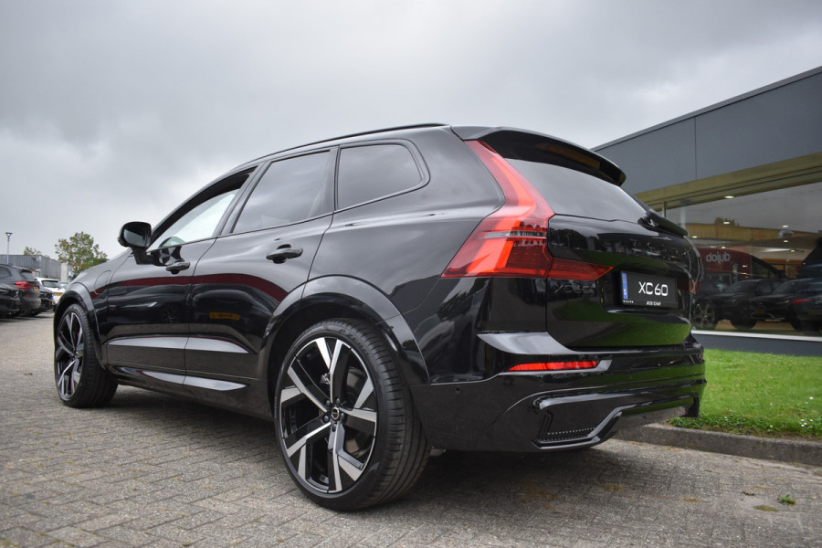 Volvo XC60 T8 455PK Plug-in hybrid AWD Ultra Black Edition | Luchtvering | HUD | Massage stoelen | Stoel koeling | Bowers & Wilkens |