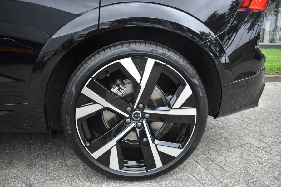 Volvo XC60 T8 455PK Plug-in hybrid AWD Ultra Black Edition | Luchtvering | HUD | Massage stoelen | Stoel koeling | Bowers & Wilkens |