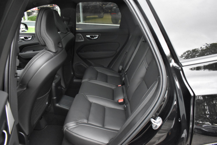 Volvo XC60 T8 455PK Plug-in hybrid AWD Ultra Black Edition | Luchtvering | HUD | Massage stoelen | Stoel koeling | Bowers & Wilkens |