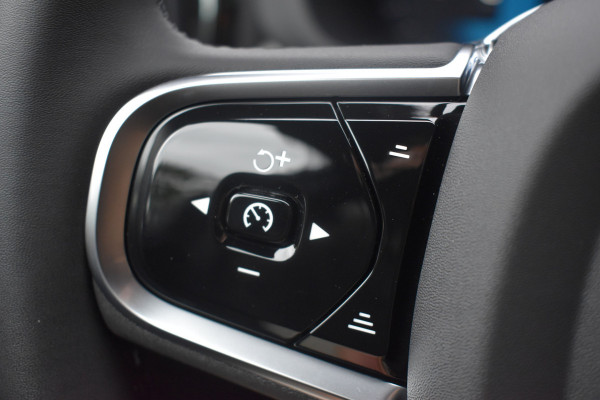 Volvo XC60 T8 455PK Plug-in hybrid AWD Ultra Black Edition | Luchtvering | HUD | Massage stoelen | Stoel koeling | Bowers & Wilkens |