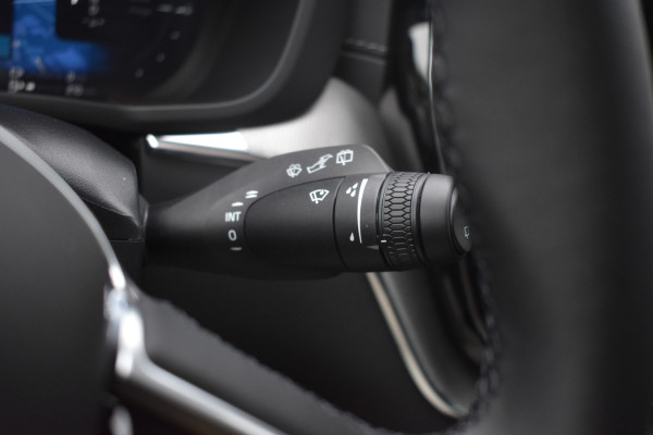 Volvo XC60 T8 455PK Plug-in hybrid AWD Ultra Black Edition | Luchtvering | HUD | Massage stoelen | Stoel koeling | Bowers & Wilkens |