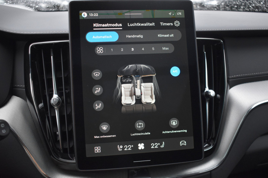 Volvo XC60 T8 455PK Plug-in hybrid AWD Ultra Black Edition | Luchtvering | HUD | Massage stoelen | Stoel koeling | Bowers & Wilkens |