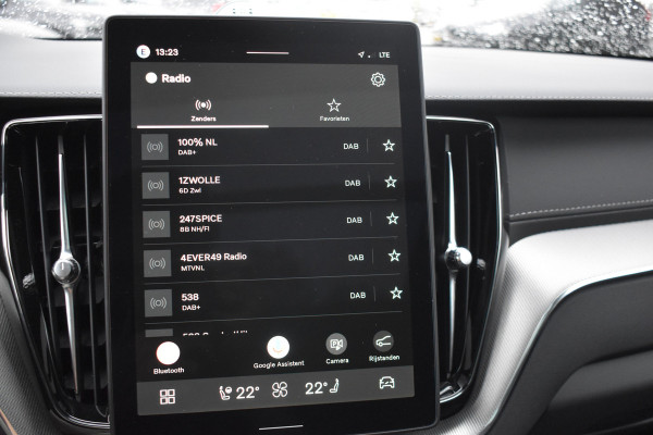 Volvo XC60 T8 455PK Plug-in hybrid AWD Ultra Black Edition | Luchtvering | HUD | Massage stoelen | Stoel koeling | Bowers & Wilkens |