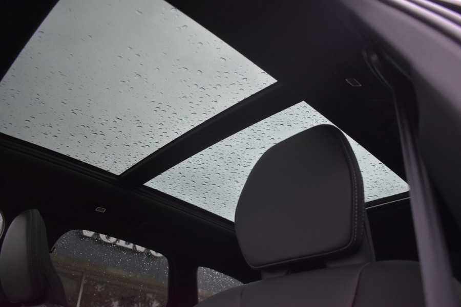 Volvo XC60 T8 455PK Plug-in hybrid AWD Ultra Black Edition | Luchtvering | HUD | Massage stoelen | Stoel koeling | Bowers & Wilkens |