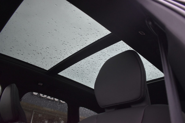 Volvo XC60 T8 455PK Plug-in hybrid AWD Ultra Black Edition | Luchtvering | HUD | Massage stoelen | Stoel koeling | Bowers & Wilkens |
