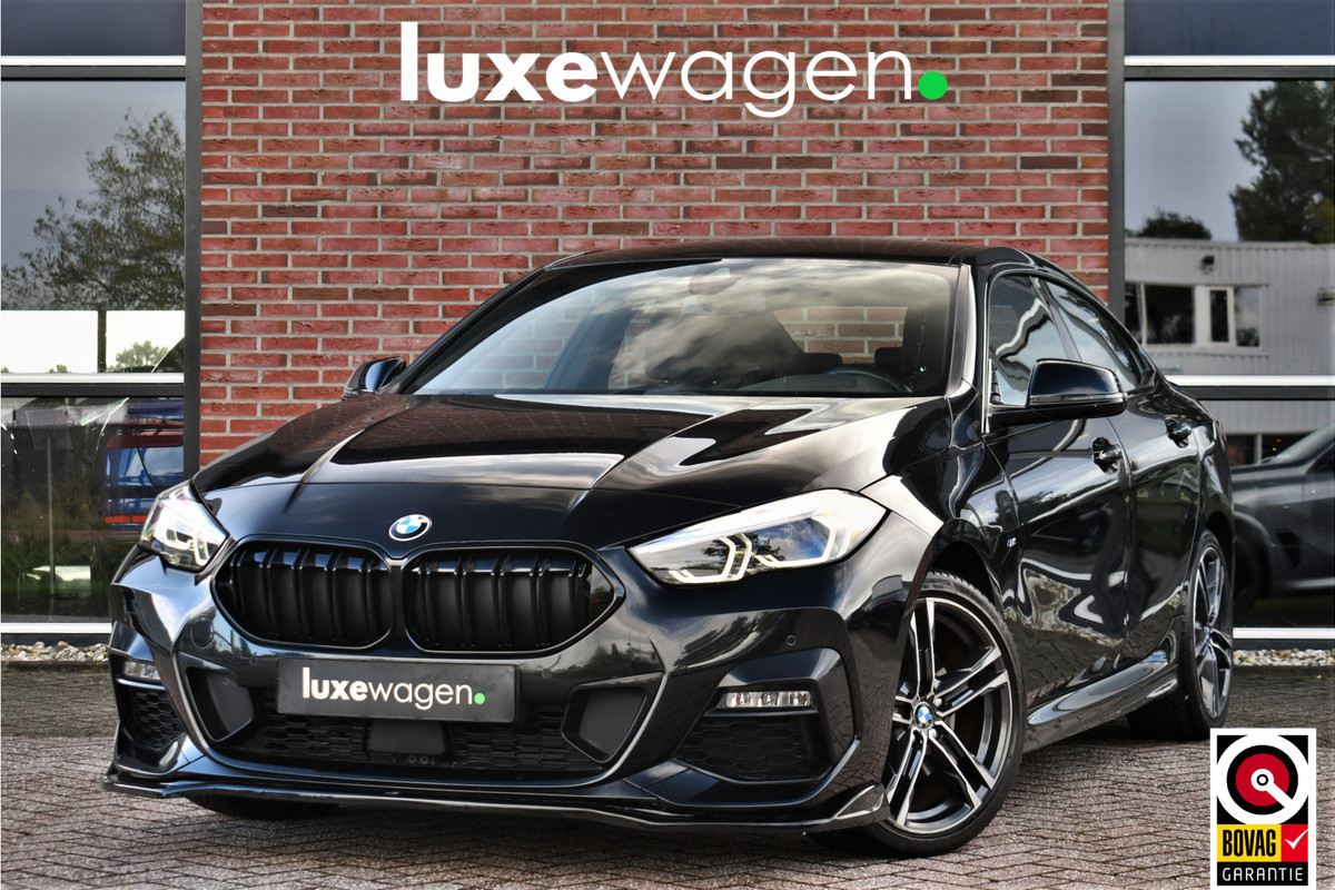 BMW 2 Serie Gran Coupé 218i M-Sport Shadowline Trekhaak 18inch Live-cockpit Sfeerverlichting