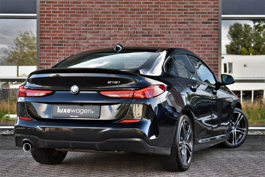 BMW 2 Serie Gran Coupé 218i M-Sport Shadowline Trekhaak 18inch Live-cockpit Sfeerverlichting