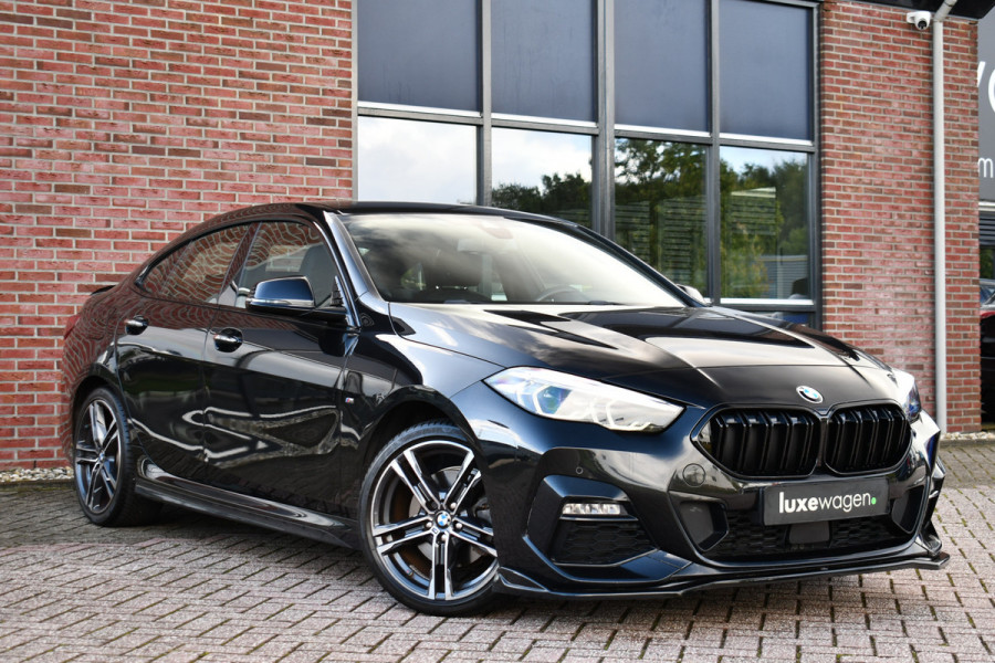 BMW 2 Serie Gran Coupé 218i M-Sport Shadowline Trekhaak 18inch Live-cockpit Sfeerverlichting