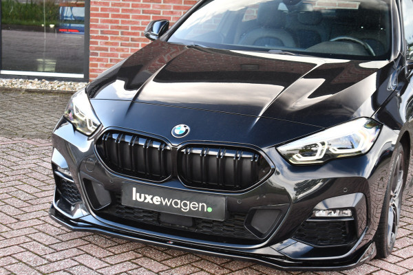 BMW 2 Serie Gran Coupé 218i M-Sport Shadowline Trekhaak 18inch Live-cockpit Sfeerverlichting