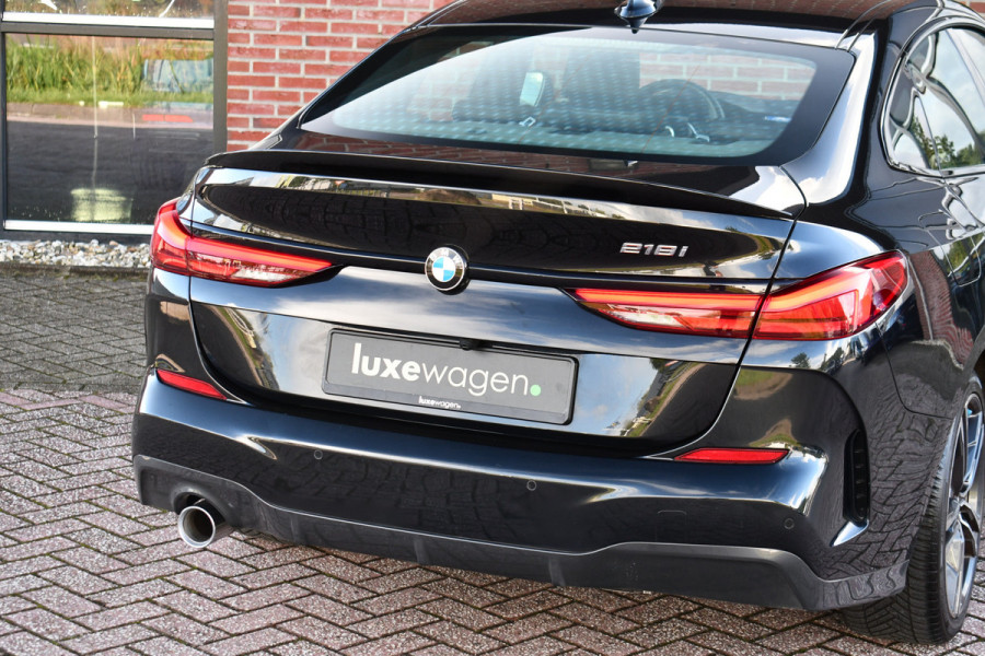 BMW 2 Serie Gran Coupé 218i M-Sport Shadowline Trekhaak 18inch Live-cockpit Sfeerverlichting