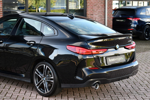 BMW 2 Serie Gran Coupé 218i M-Sport Shadowline Trekhaak 18inch Live-cockpit Sfeerverlichting