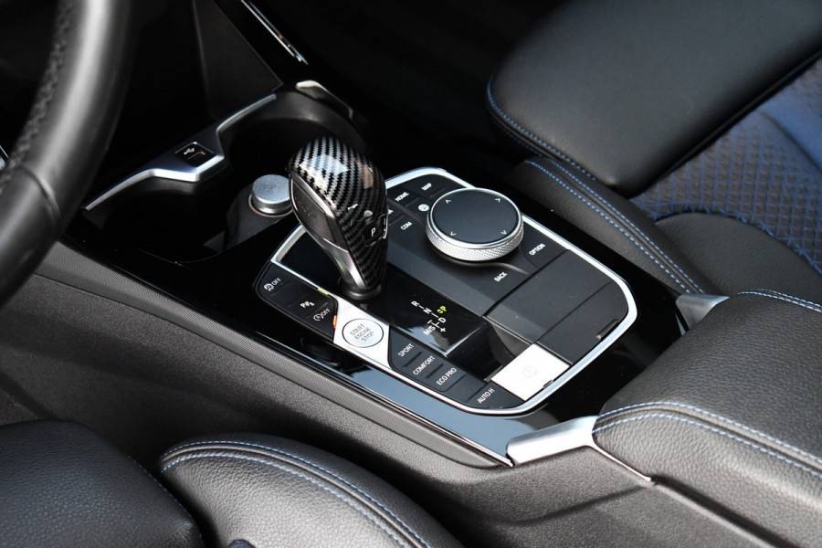 BMW 2 Serie Gran Coupé 218i M-Sport Shadowline Trekhaak 18inch Live-cockpit Sfeerverlichting