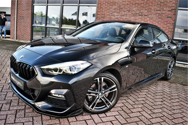 BMW 2 Serie Gran Coupé 218i M-Sport Shadowline Trekhaak 18inch Live-cockpit Sfeerverlichting