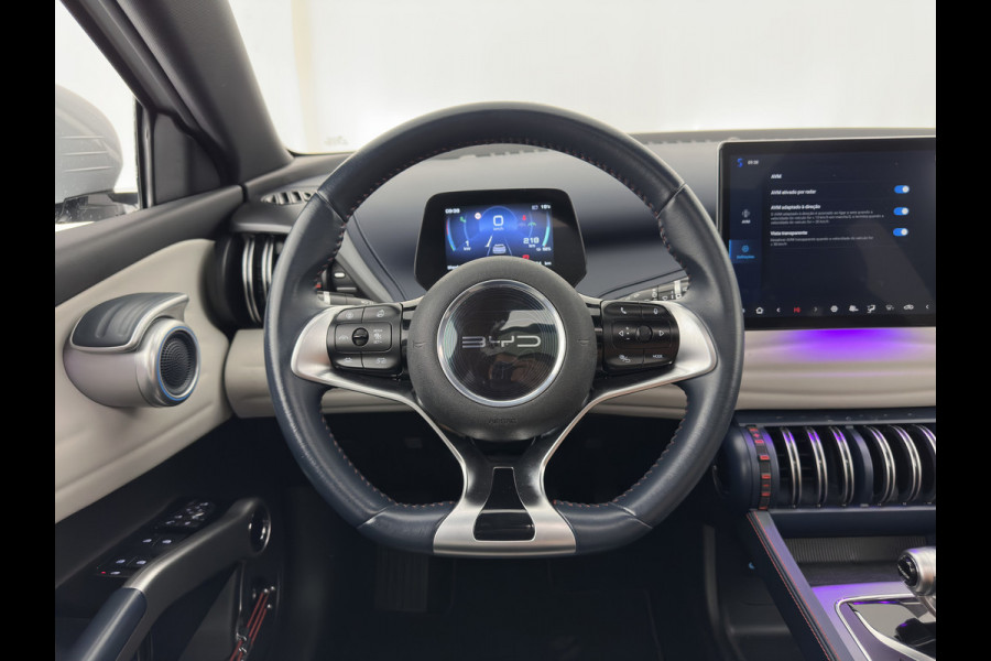 BYD ATTO 3 Comfort 60 kWh [3-Fase-11kW] (INCL-BTW) *HEATPUMP | PANO | ADAPTIVE-CRUISE | LEATHER | FULL-LED | TOPVIEW | BLIND-SPOT | HEATED-COMFORTSEATS | DIGI-COCKPIT | CARPLAY | DAB | NAVI-FULLMAP | ECC | PDC | 18''ALU*