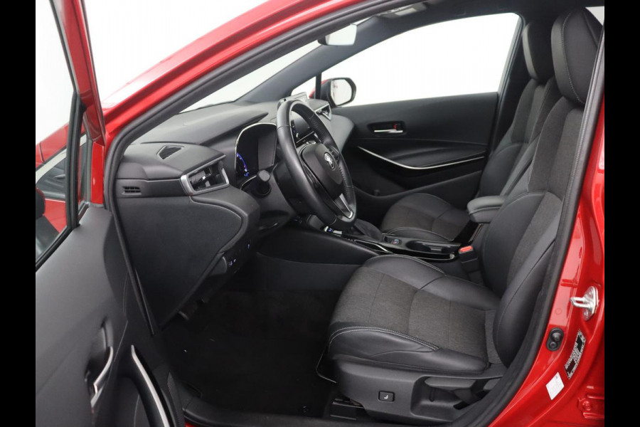 Toyota Corolla Touring Sports 1.8 Hybrid Dynamic | Half Leder | Camera | Stoelverwarming | Carplay | Climate control | Bluetooth | DAB | Adaptive cruise |