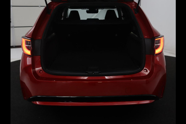 Toyota Corolla Touring Sports 1.8 Hybrid Dynamic | Half Leder | Camera | Stoelverwarming | Carplay | Climate control | Bluetooth | DAB | Adaptive cruise |